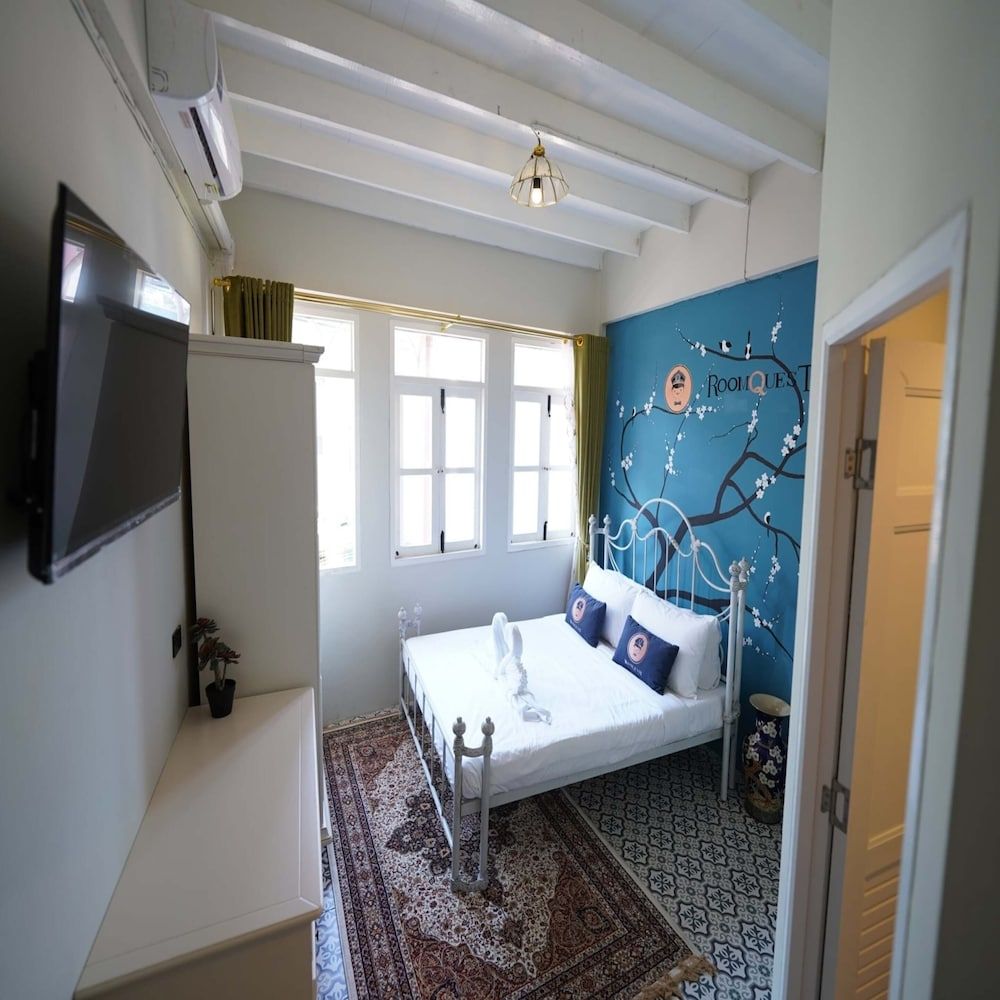 undefined 2499 Heritage Chinatown Bangkok Hotel By RoomQuest