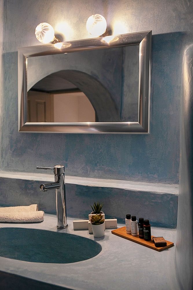 Radiant Santorini Grand Suite, 2 Bedrooms 3