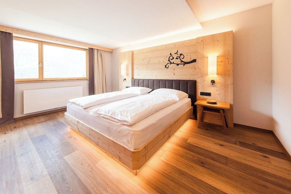 Sonus Alpis - Adults Only Deluxe Suite 3