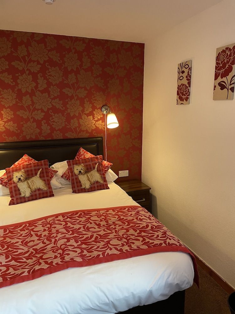 Royston Guest House Standard Family Room with Ensuite 3