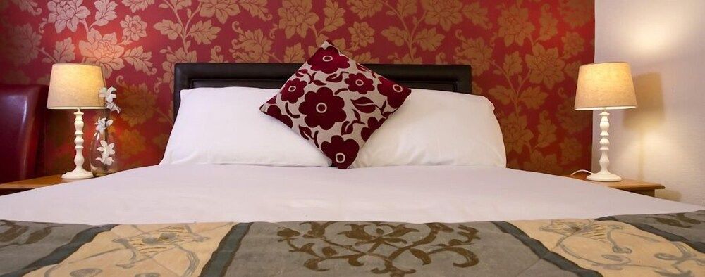 Royston Guest House Standard Double Room with Ensuite 7