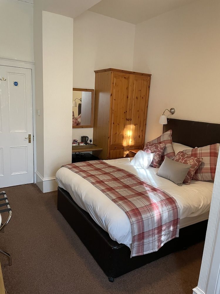 Royston Guest House King Room 2