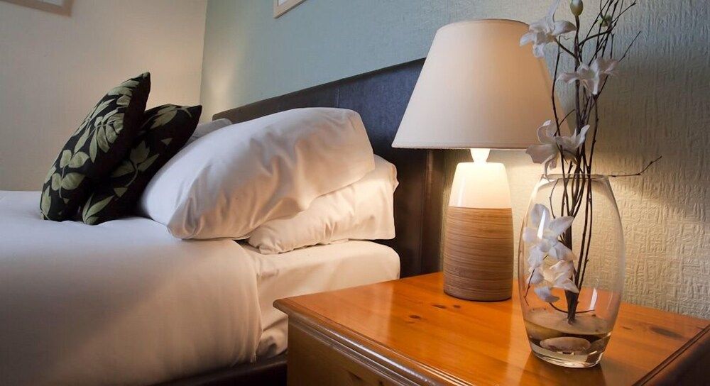 Royston Guest House Standard Double Room with Ensuite 10