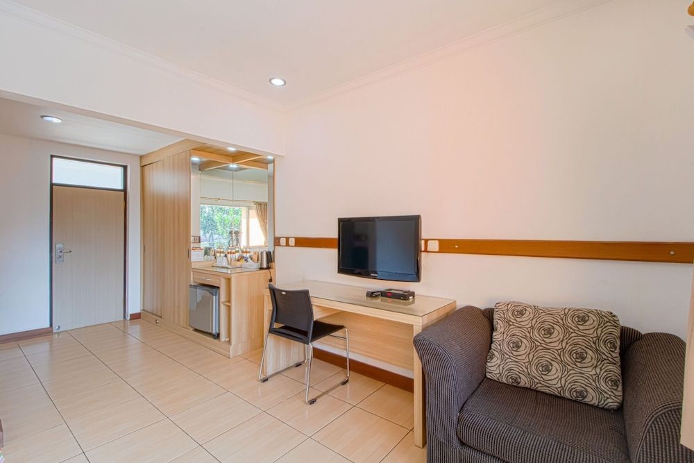 Applewood B&B Deluxe Room 5