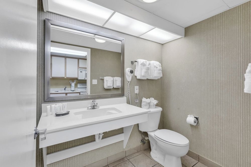 Camelot by the Sea by Hosteeva Premium Condo, 1 Bedroom, Balcony, Oceanfront 13