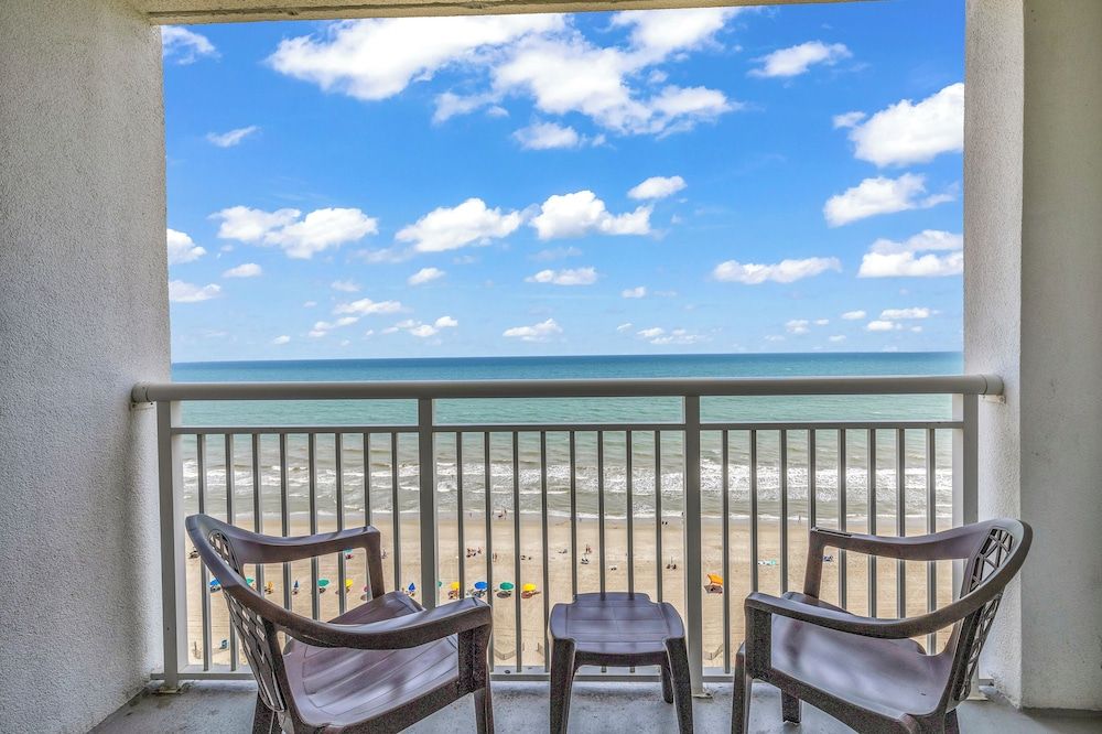 Camelot by the Sea by Hosteeva Premium Condo, 1 Bedroom, Balcony, Oceanfront 6