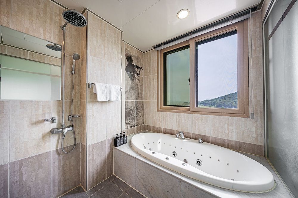 Incheon Prince Tourist Hotel Deluxe Double Room 3