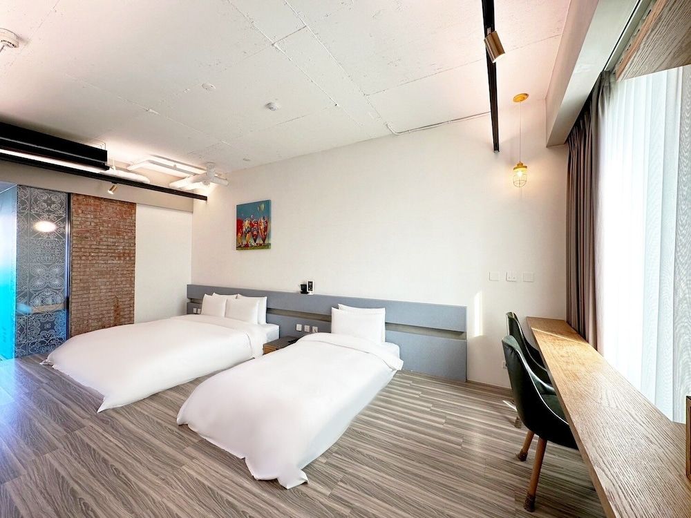 undefined Thinker Hotel 10