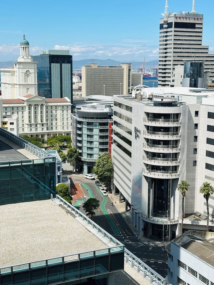 undefined Urban Elephant 16 on Bree 8