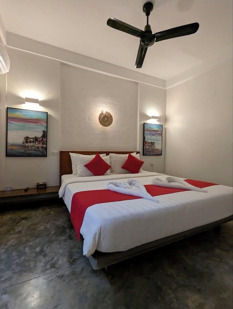 Baahu Villa Superior Double Room 4