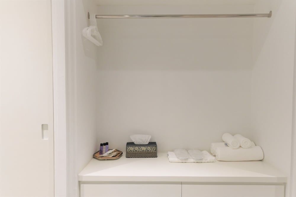 Vali Villa Bangkok Standard Double Room 6