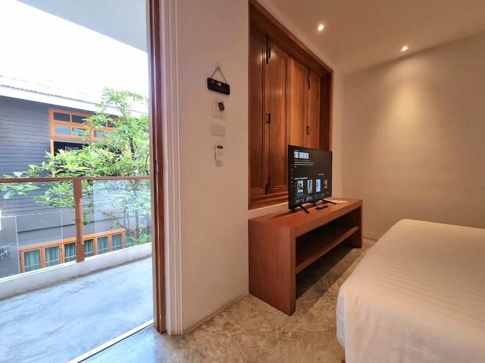 Vali Villa Bangkok Standard Double Room 9