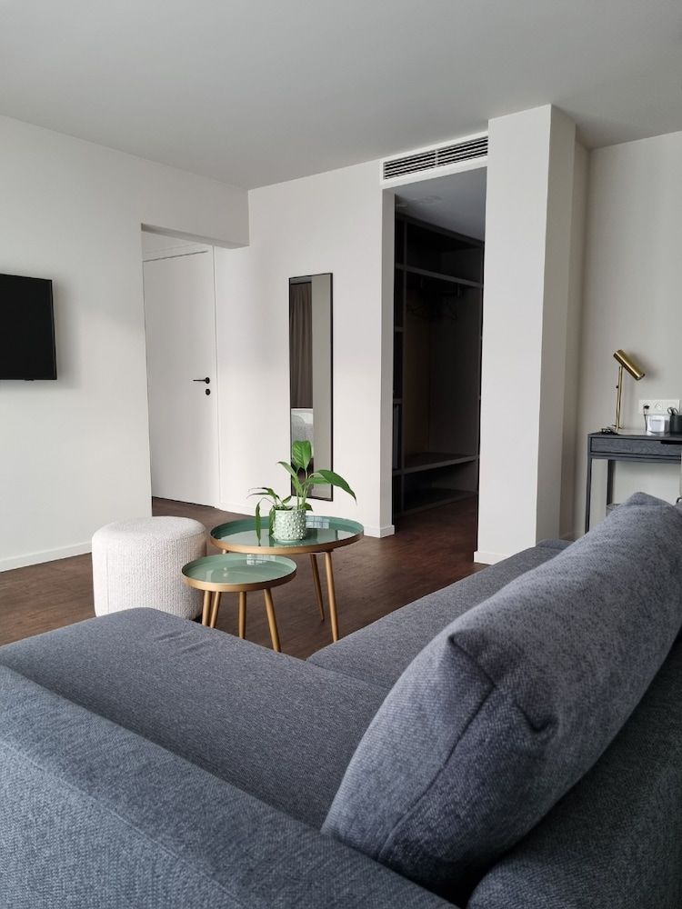 Hotel Porta Cite Executive Triple Room 7