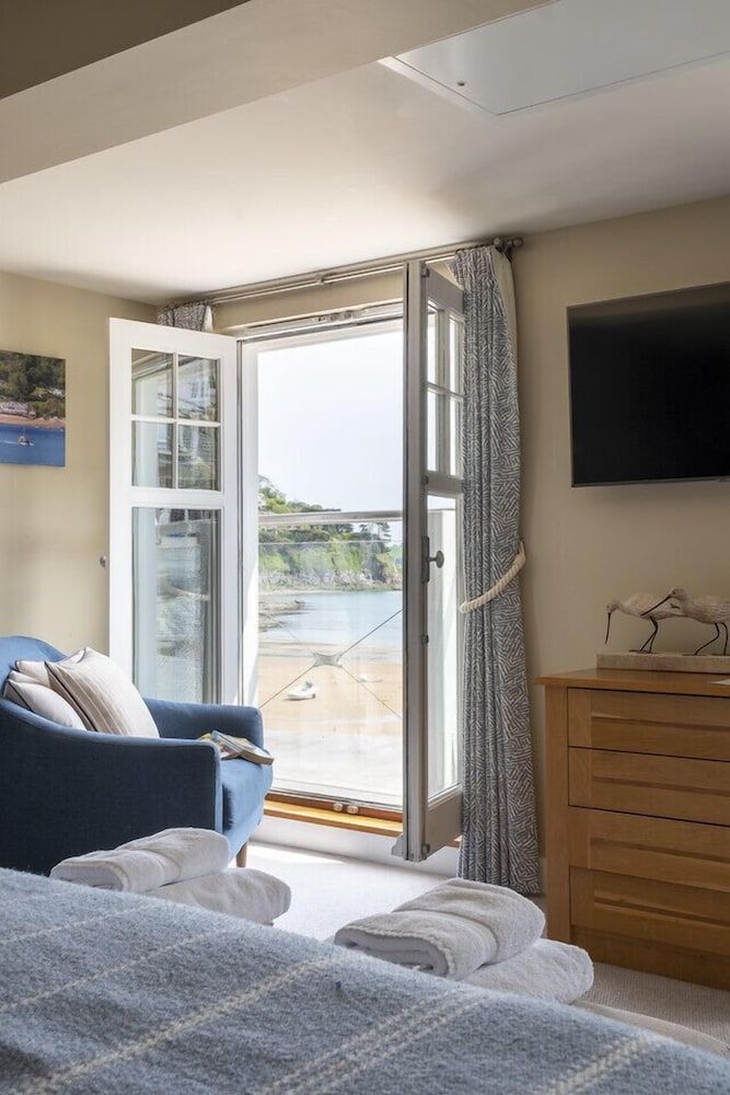 South Sands Hotel Dragon 23