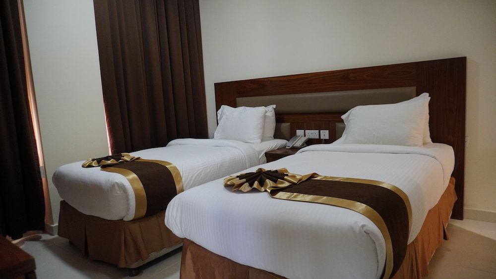 Bristol Hotel Salalah Executive Suite, Multiple Beds 2