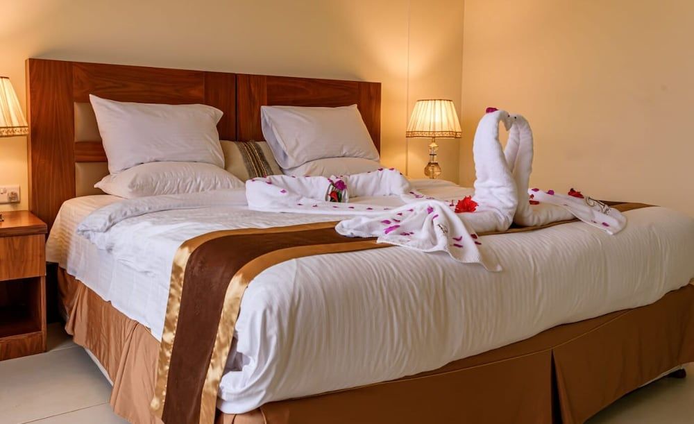 Bristol Hotel Salalah Superior Suite, 1 King Bed with Sofa bed, Balcony