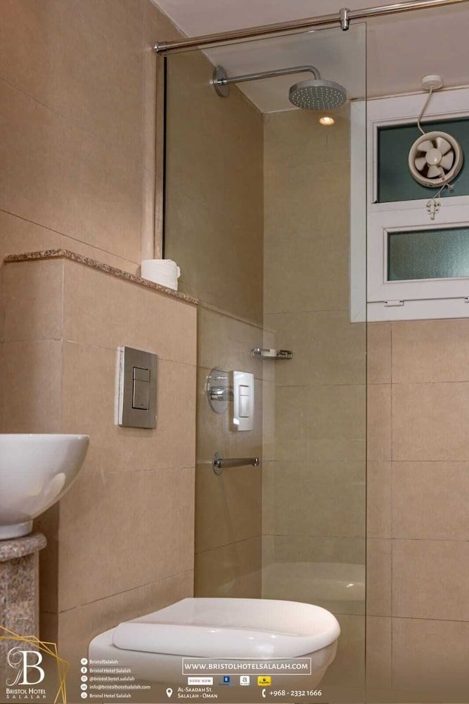 Bristol Hotel Salalah Executive Suite, Multiple Beds 12