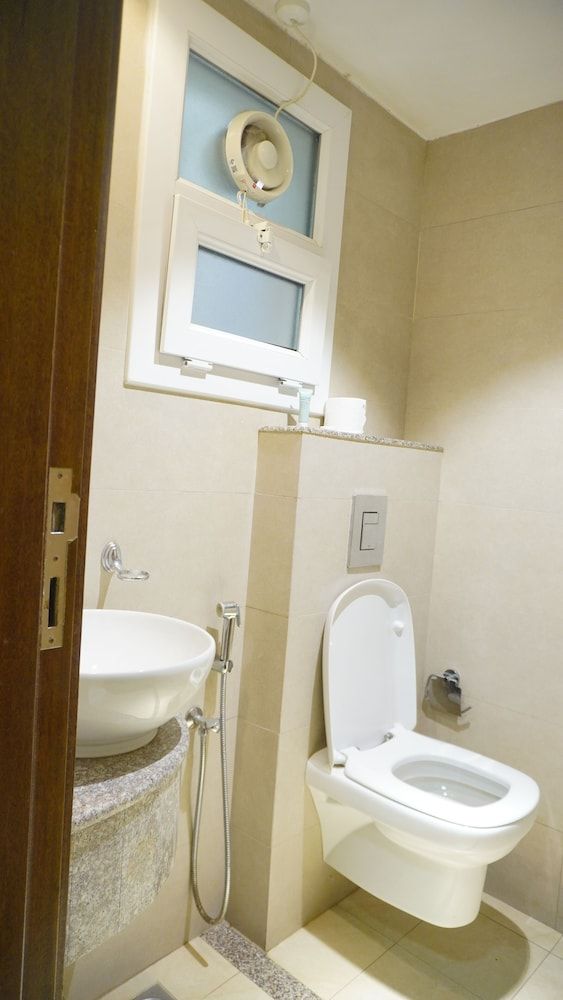 Bristol Hotel Salalah Executive Suite, Multiple Beds 10