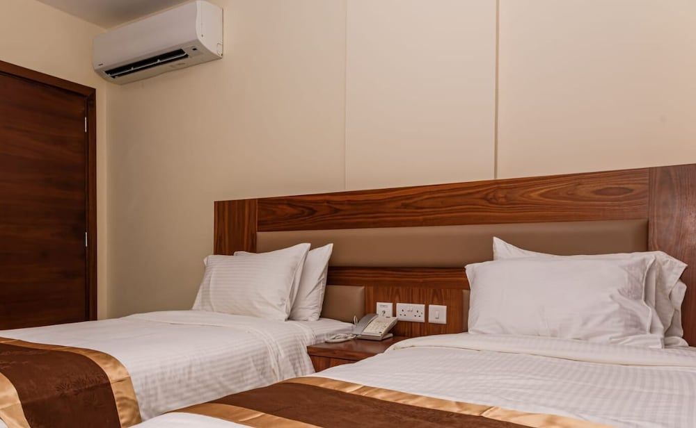 Bristol Hotel Salalah Executive Suite, Multiple Beds 6