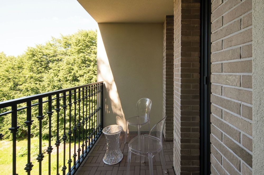 Amsterdam Plaza Deluxe Suite 2