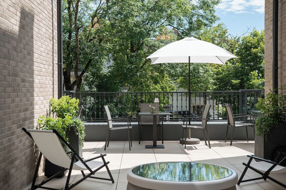 Amsterdam Plaza Standard Double Room 3