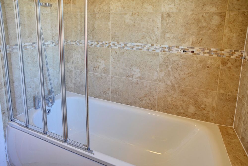 Modern & Spacious - Walk to London Excel- Parking House 21