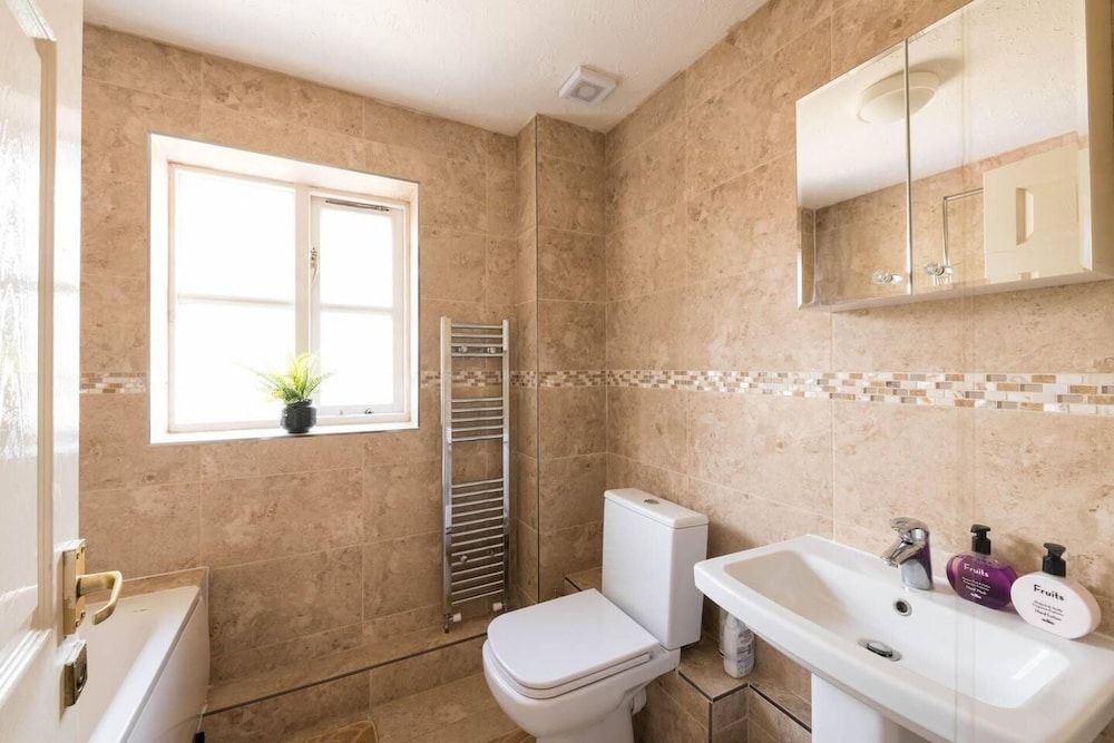 Modern & Spacious - Walk to London Excel- Parking House 20