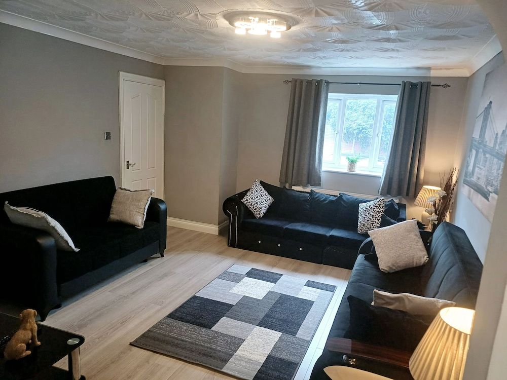 Modern & Spacious - Walk to London Excel- Parking House 11