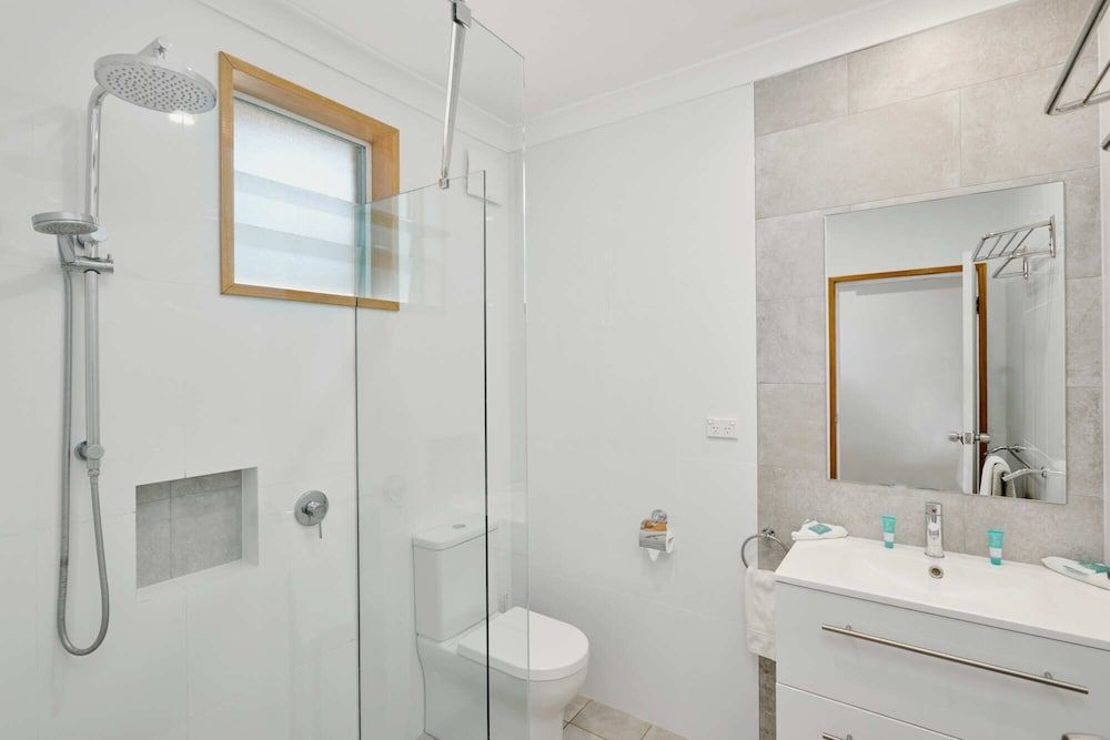 Wingham Motel Deluxe Room, 1 Queen Bed, Non Smoking (Pet Friendly) 5