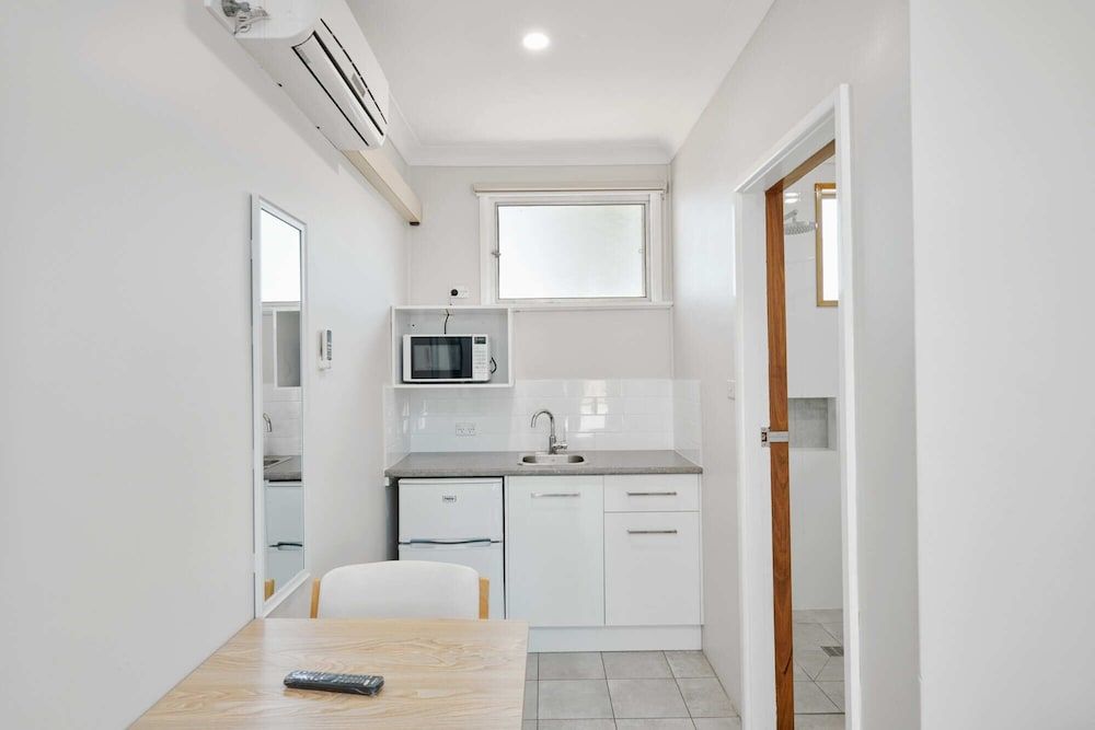 Wingham Motel Deluxe Room, 1 Queen Bed, Non Smoking (Pet Friendly) 4