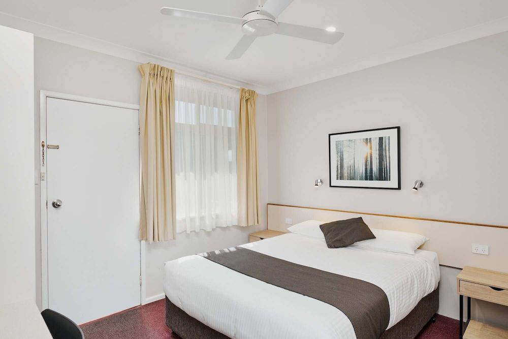 Wingham Motel Superior Room, 1 Queen Bed, Non Smoking 2