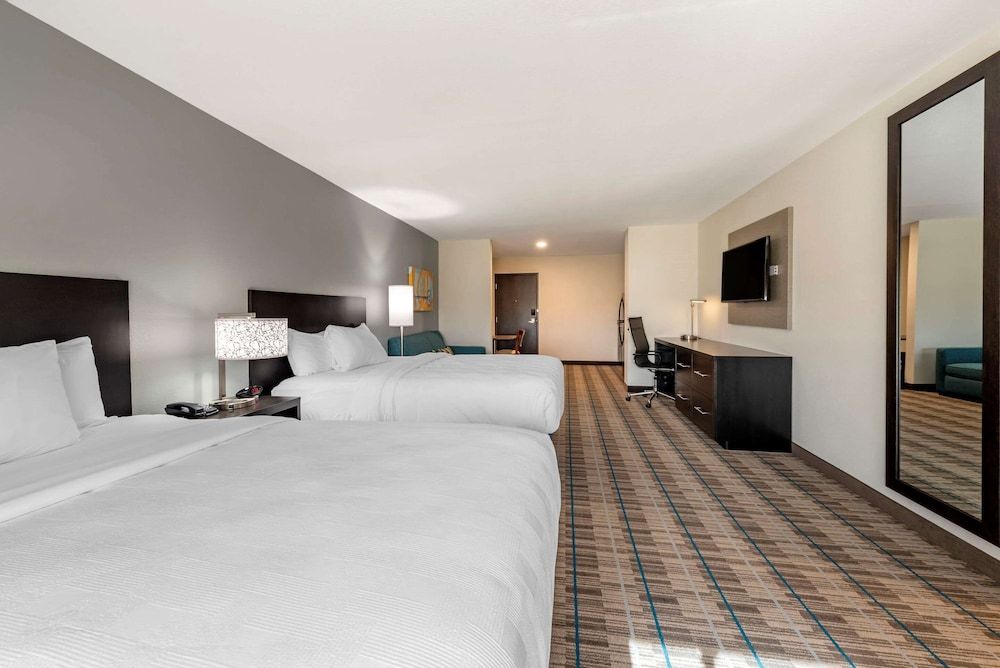 Suite, 2 Queen Beds, Accessible, Non Smoking