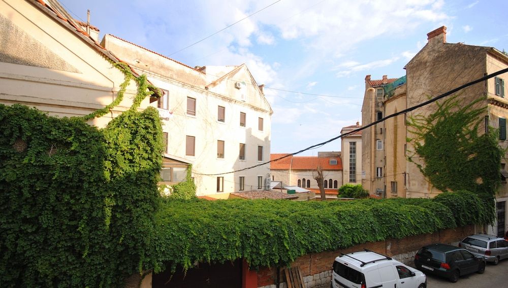 undefined Apartments Kogo 3