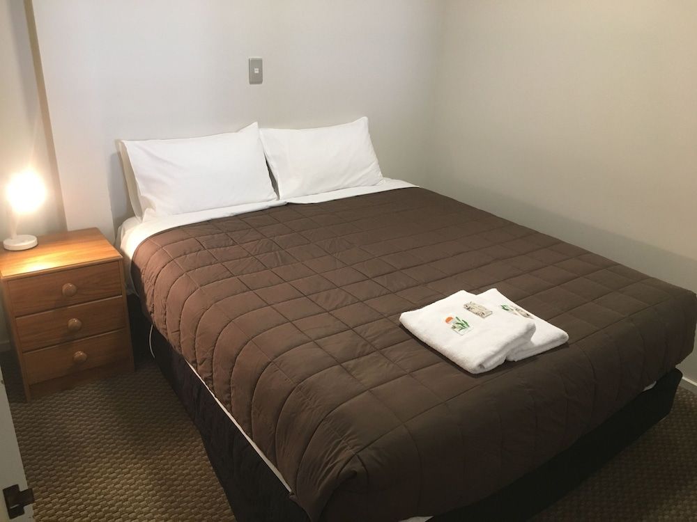 Motel On Carroll Family Suite, 1 Bedroom, Non Smoking, Kitchen (Family  10) 2