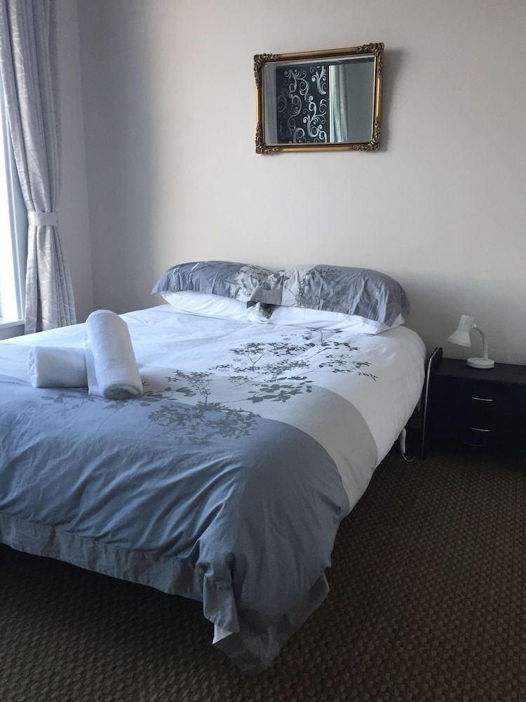 Motel On Carroll Standard Suite, Multiple Bedrooms, Non Smoking, Kitchen (3 bedroom apartment)