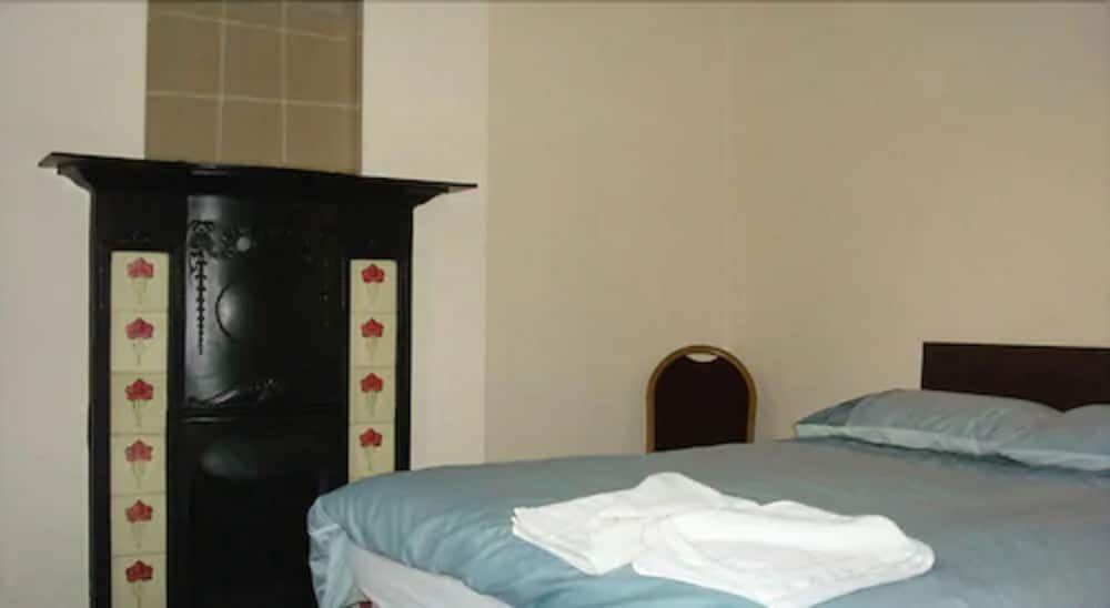 Forest Gate Hotel Economy Double Room, Shared Bathroom