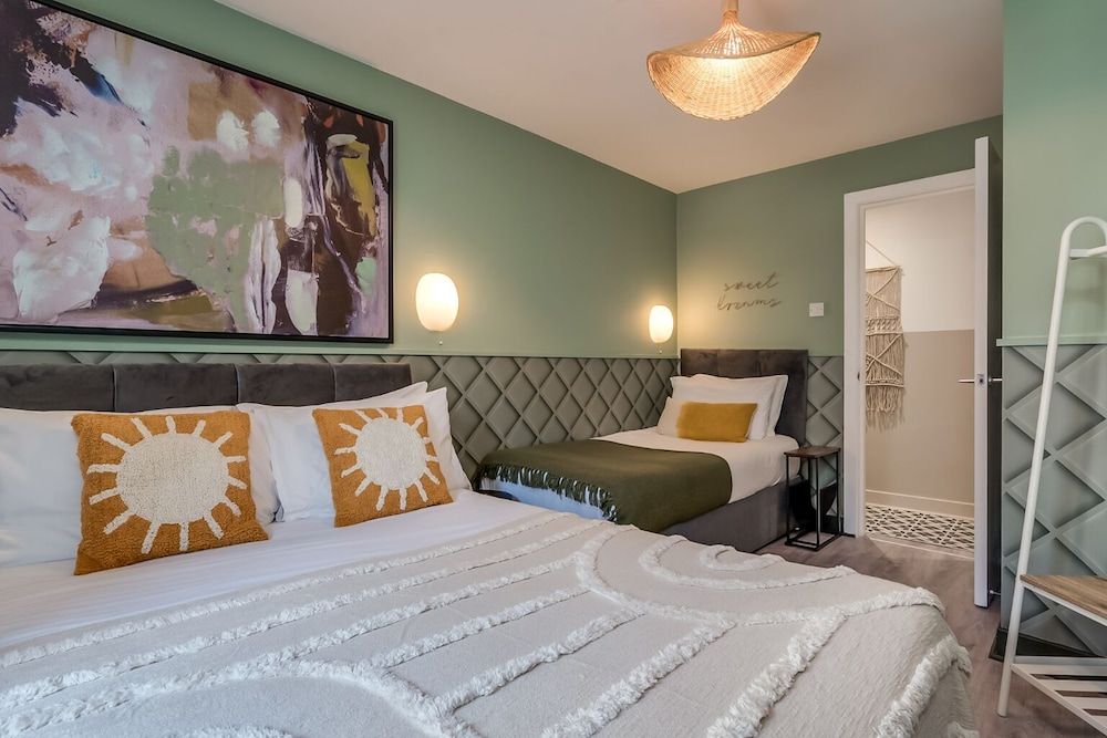 Central Belfast Apartments: Citygate Deluxe Apartment, Ensuite (2 Bed) 7