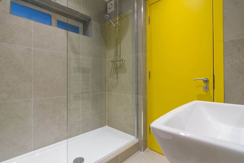 Central Belfast Apartments: Citygate Standard Apartment, Ensuite (2-Bed) 11