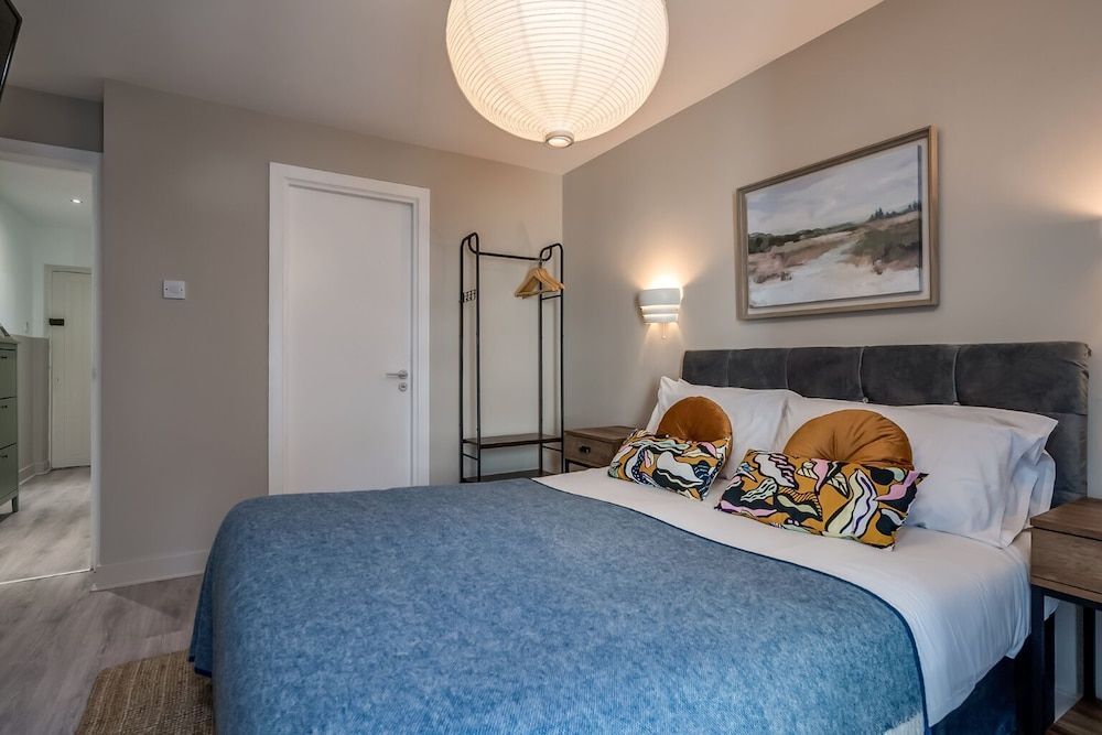 Central Belfast Apartments: Citygate Deluxe Apartment, Ensuite (2 Bed) 8