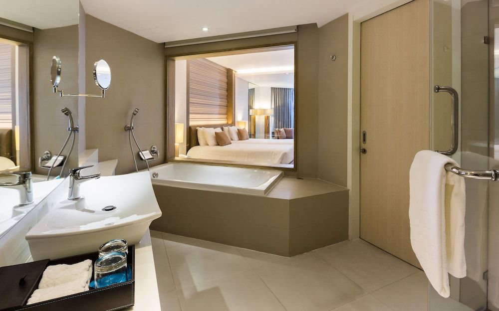 Cape Dara Resort Deluxe Room (Twin Bed) Sea View 3