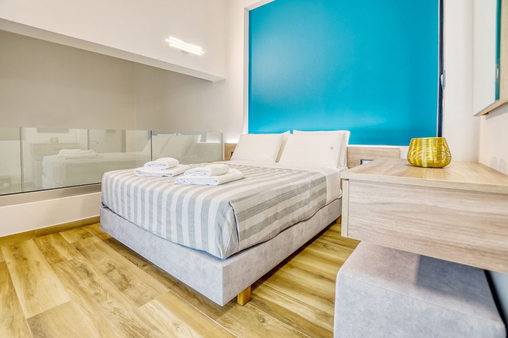 Suite - Split Level