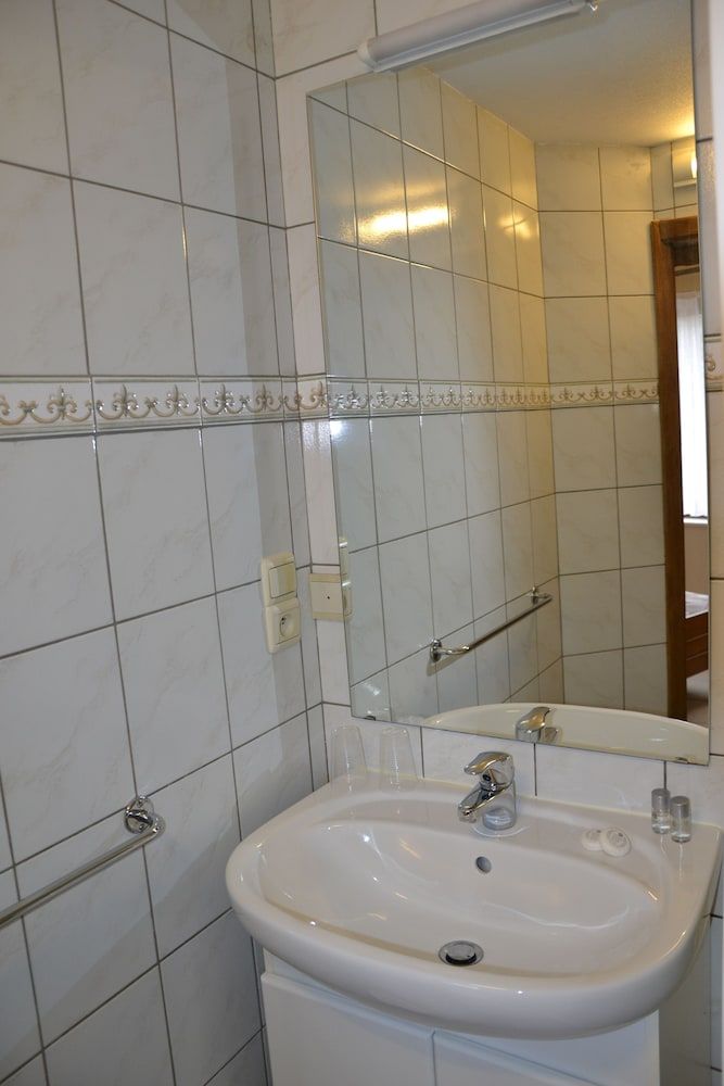 Bokrijks Hotel Twin Room 7