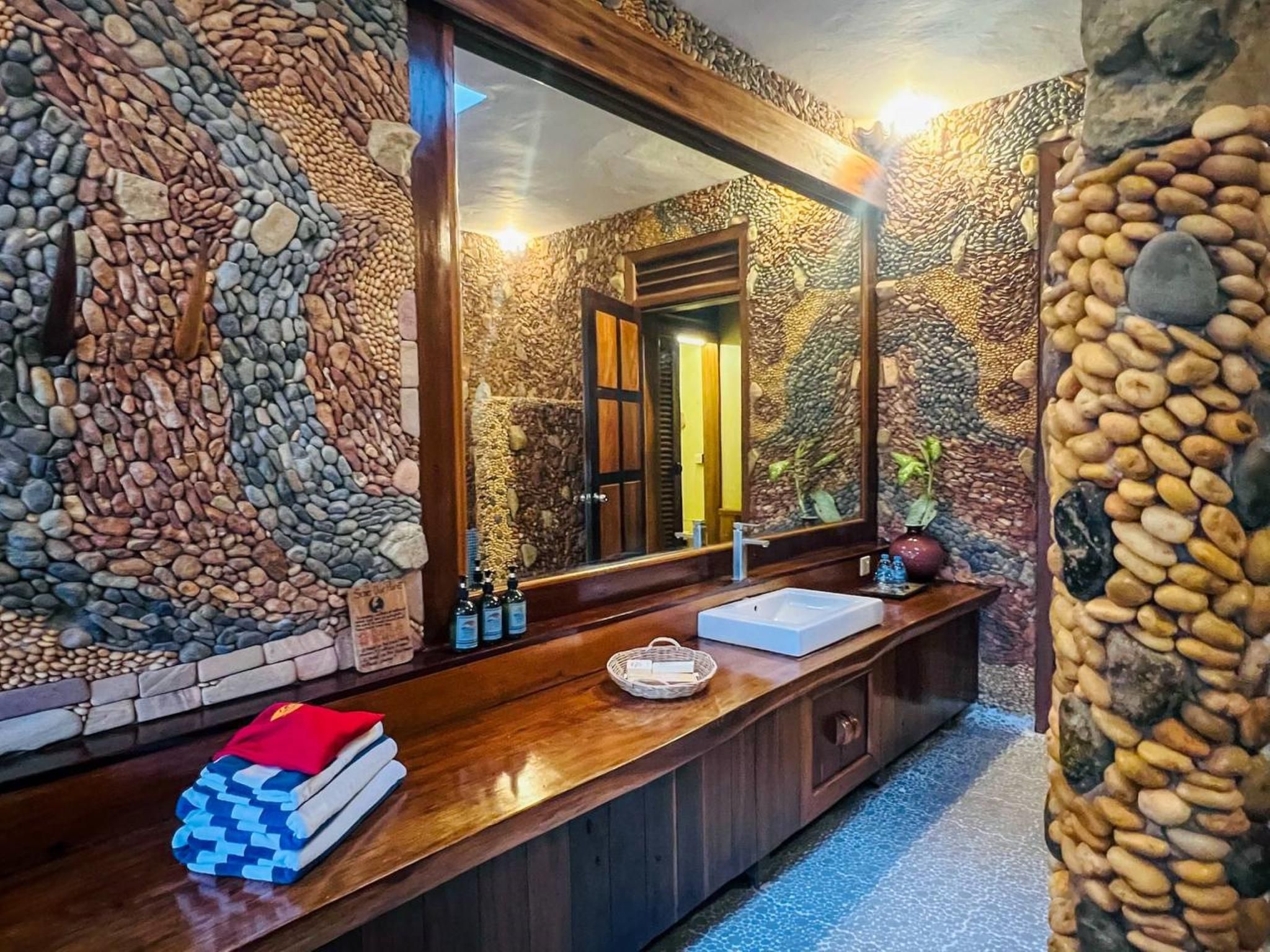 Cliff View Room