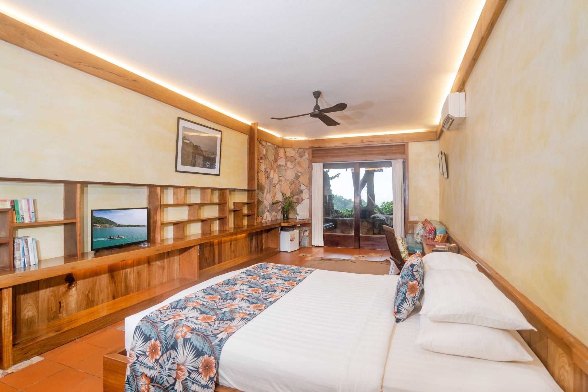 Cliff View Room