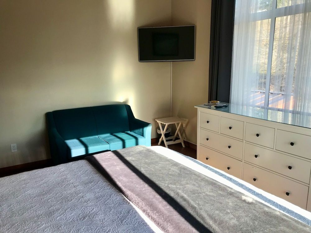 Wesbert Winery & Guest Suites Standard Double Room 8