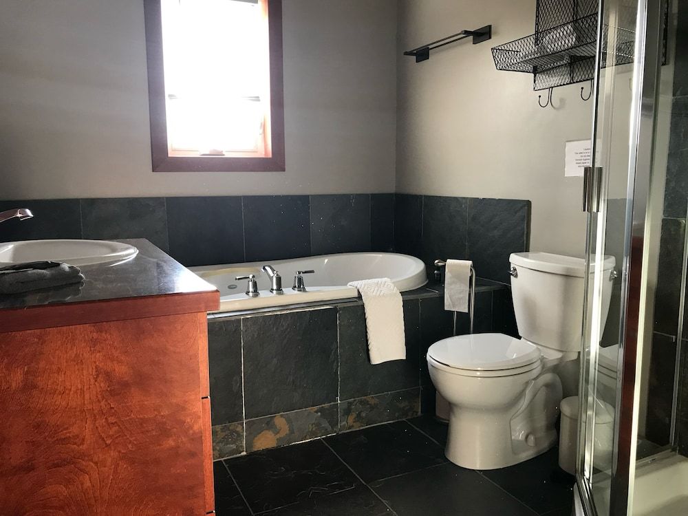 Wesbert Winery & Guest Suites Standard Double Room 4