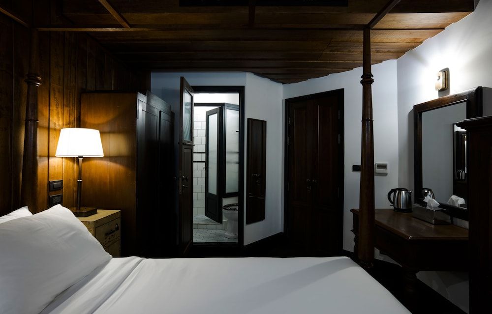 undefined 1905 Heritage Corner 2