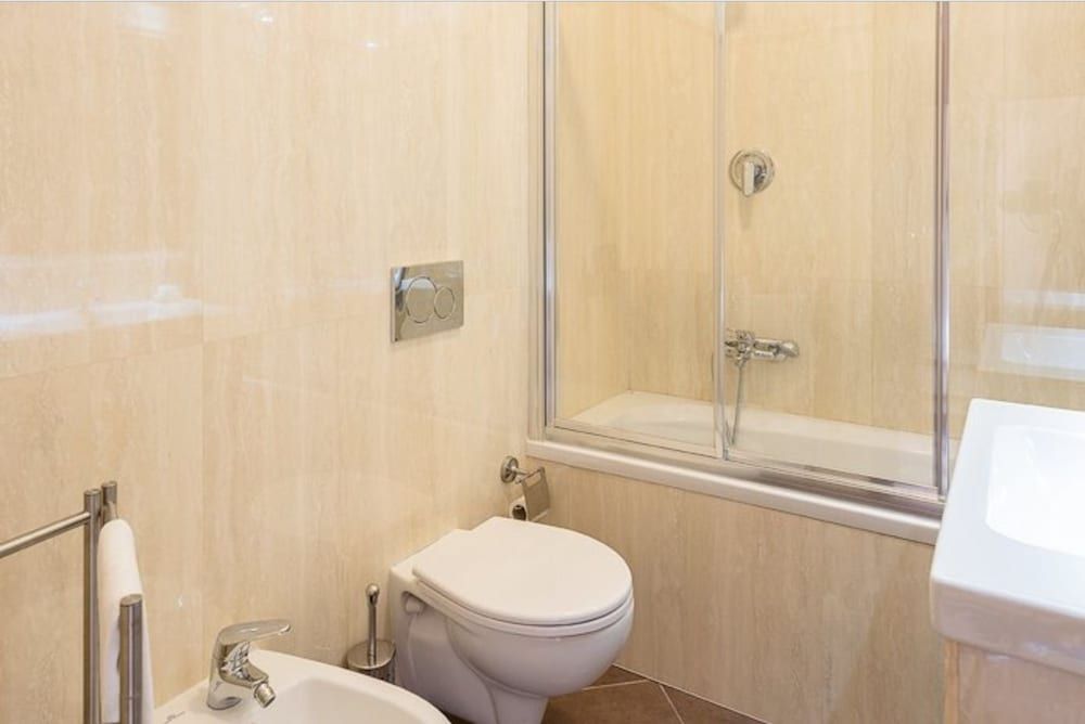 Hotel Cremona Quadruple Room 5