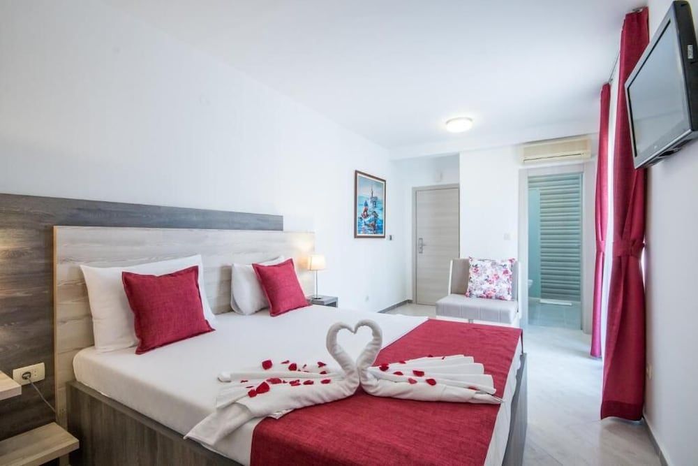 Standard Double Room with extra bed, Block B by Momentum