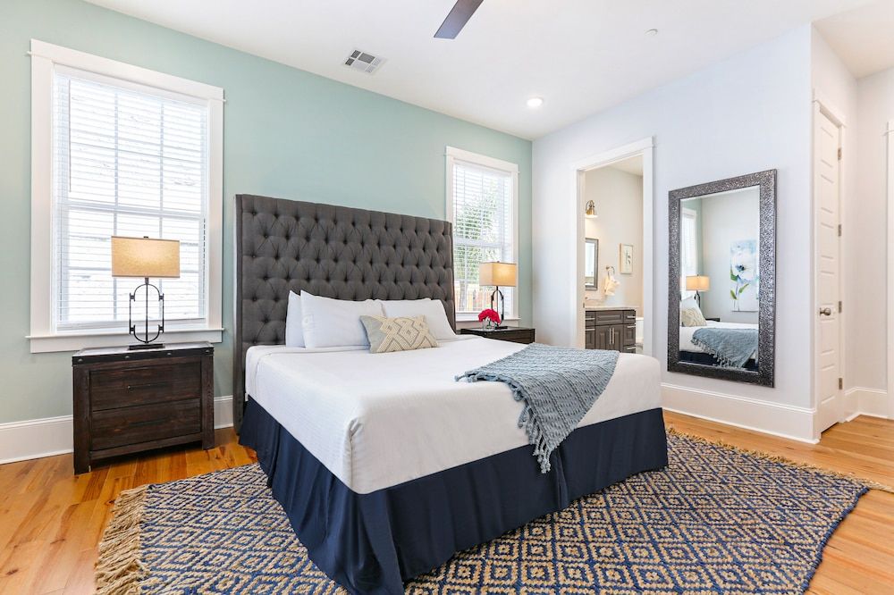 Exclusive Condo, 5 Bedrooms